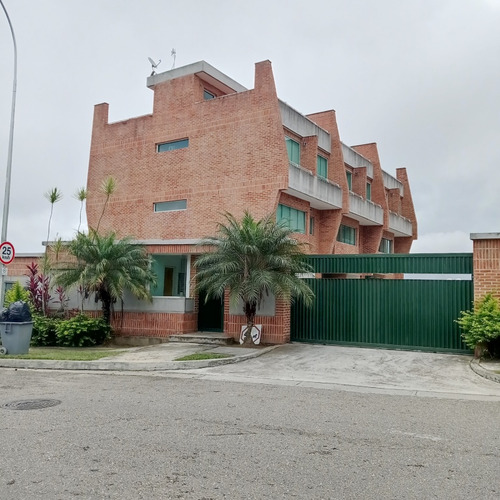 Venta Alquiler Th A Estrenar Urb Loma Linda (el Hatillo)