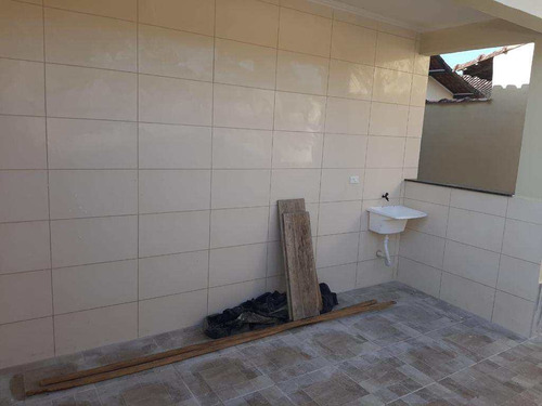 Casa Nova Em Mongaguá! Imóvel Com 3 Dormitórios!ref.: 8421 E