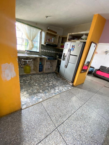 Vera Casa Inmobiliaria Vende Casa En La Urb La Esmeralda Dmo