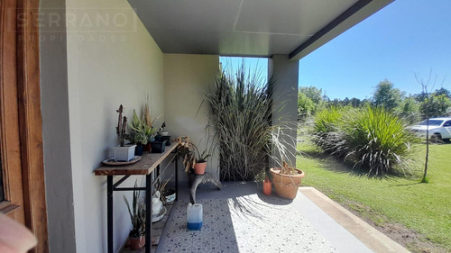 Venta Casa Moderna 4 Amb En Barrio Parque Sakura Iii, Exaltación De La Cruz