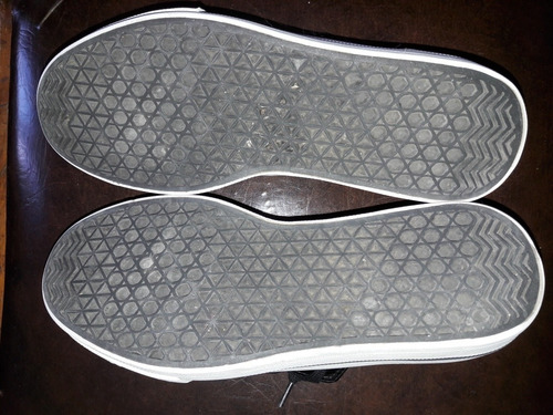 Zapatillas Símil Charol Con Plataforma Talle 36.