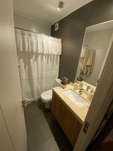 Departamento En Venta De 4 Dorm. Cercano Al Portal La Dehesa