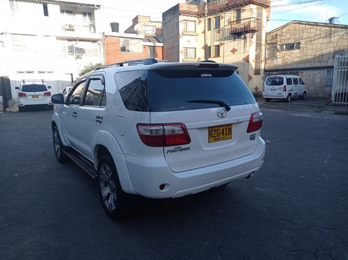 Imagen 12 de 16 de Toyota Fortuner 2.7 4×4
