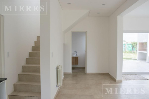 Imagen 8 de 22 de Casa En Venta A Estrenar En San Ramon, Pilar Del Este