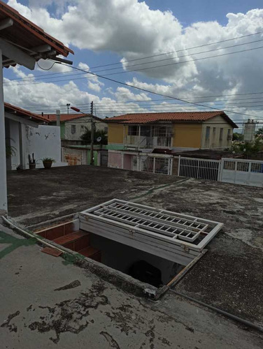 Imagen 4 de 18 de Casa Tipo Tetra En La Urb Bael. La Ovallera Palo Negro Aragua