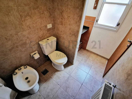 Imagen 14 de 19 de Casa De 2 Dormitorios En Venta En Gonnet, La Plata