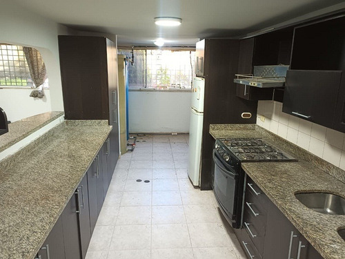 Apartamento En La Entrada, Urb. Villas Del Rocío, Naguanagua. Tp