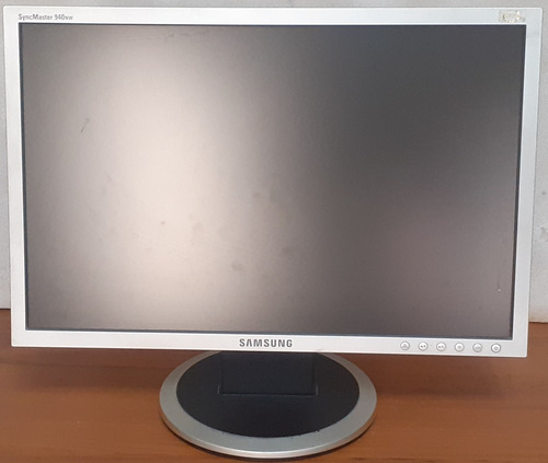 Monitor Samsung 940 Nw 19 Pulgadas  + Accesorios 