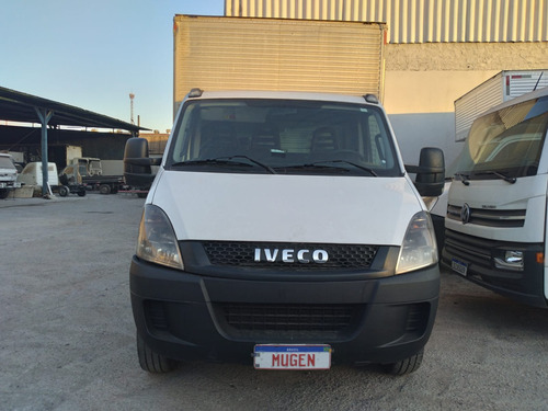 Iveco Daily 35s14 2018 Com Baú - Daily / Ducato / Sprinter