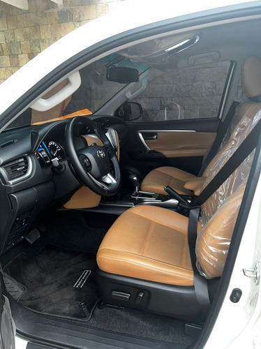 Imagen 6 de 10 de Toyota Fortuner 2022 Vxr Dubai