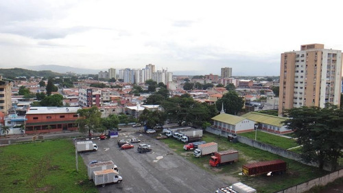 Imagen 13 de 14 de Vendo Apartamento En Urbanización Los Nísperos Turmero, Código 22-14340 Carlos M. 04243535083