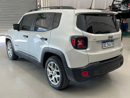 Imagen 3 de 18 de Jeep Renegade Sport At 2018 Blanca