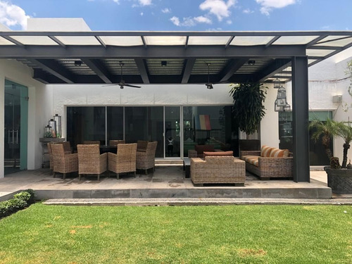Imagen 2 de 30 de Moderna Casa En Venta, Renta O Renta Con Opción A Compra
