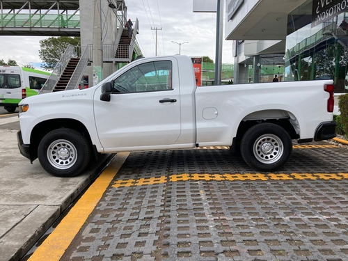 Imagen 5 de 12 de Chevrolet Silverado Reg Cab 2020