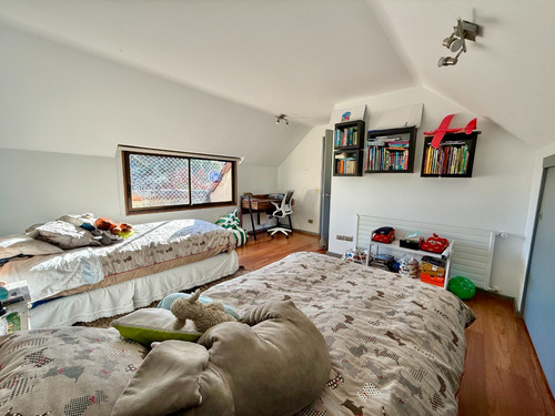 Amoblada En Condominio // 5 Dorm + 5 Baños / Piscina