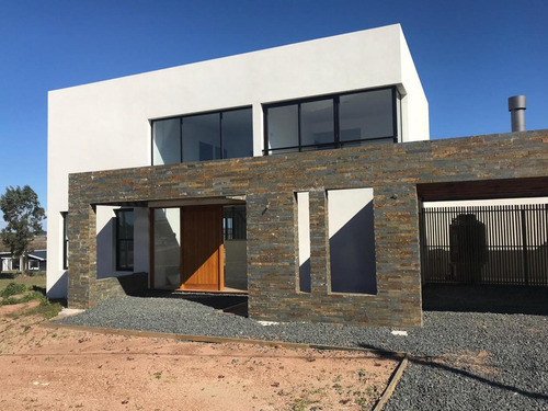 Venta Alquiler Casa 3 Dormitorios 3 Baños Mirador De La Tahona #383