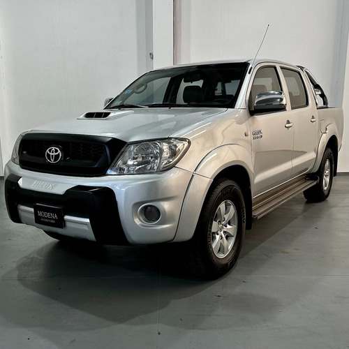 Toyota Hilux 3.0 Cd Srv Cuero I 171cv 4x2