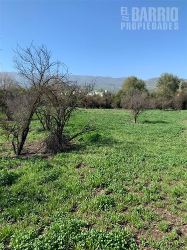 Exclusivo Sitio De Gran Tamaño En Piedra Roja En Chicureo