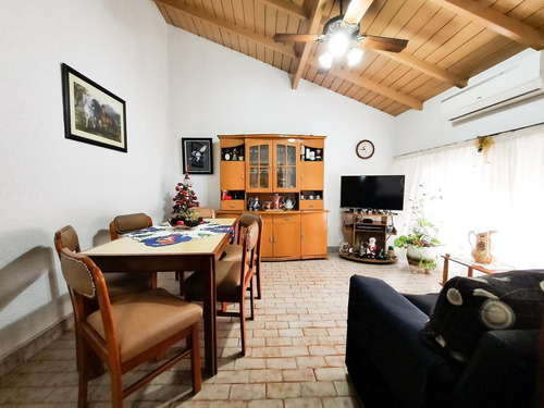 Imagen 2 de 21 de Venta Casa 3 Amb 300 M2 Patio Valentin Alsina Lanus