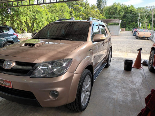Imagen 7 de 15 de Toyota Fortuner 4x4