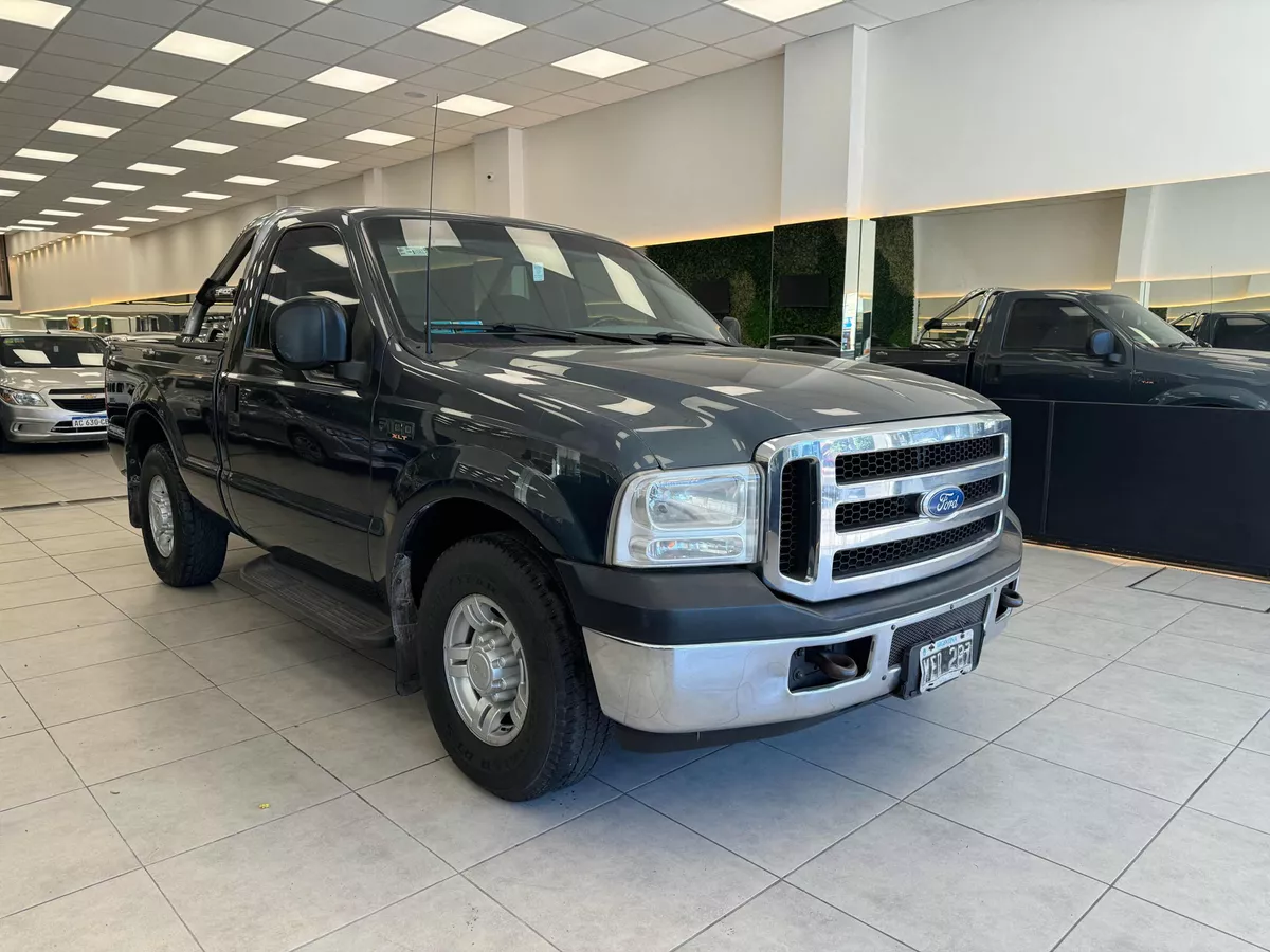 Ford F-100 3.9 Cab. Simple Xlt 4x2