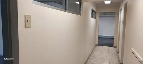 Excelentes Y Amplias Oficinas, Pleno Centro De Temuco.-