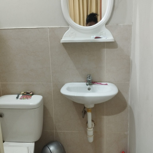 Alquilo Habitaciones - Urb. Sta. Margarita, A 100 Mts. Ucv