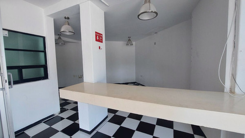 Excelente Local Comercial En Prolongaciòn De Paseo De Montejo