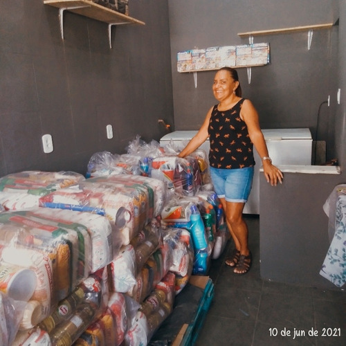 Imagem 4 de 4 de Cestas Básicas E Laticínios