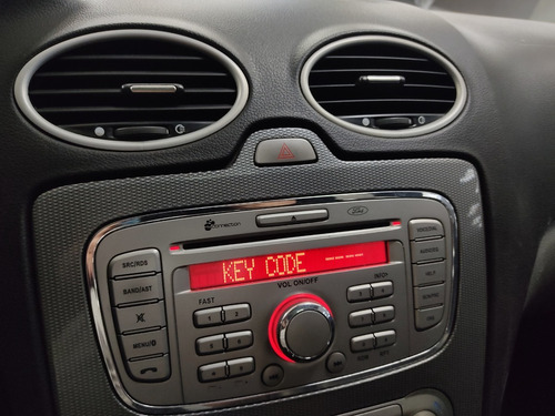 Imagen 15 de 15 de Ford Focus 2.0 Ghia Exe Mt 2013