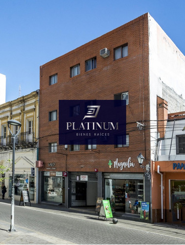 Venta De Local Comercial Interno Y Deposito En Microcentro De Salta