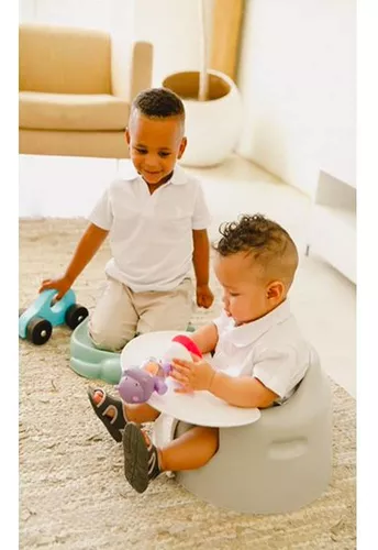 Puro Bebé - ✨ Qué es Bumbo? Con su diseño de asiento contorneado, el Bumbo  Floor Seat tiene un diseño único como asiento que permite a los bebés  sentarse de forma independiente