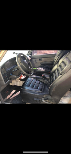 Toyota Hilux Pick-Up SR5 S/C