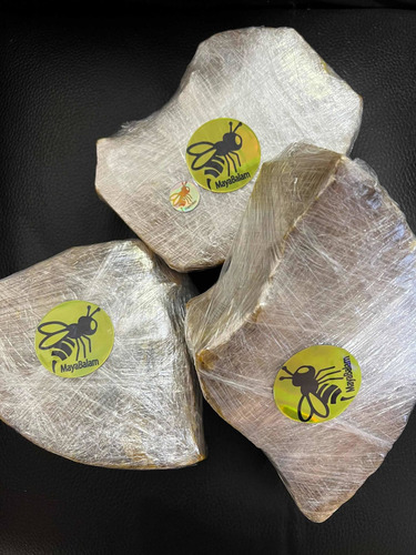 Imagen 3 de 6 de 1kg De Cera De Abeja 100% Natural, Cosechada Artesanalmente