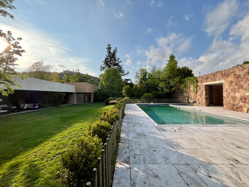 Gran Casa Estilo Mediterránea Excelente Ubicación