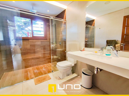 Imagen 6 de 11 de Bonita Casa Con Gran Terreno En Venta, Cerca A Equipetrol