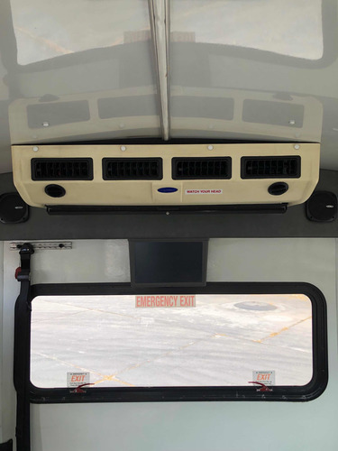 Imagen 13 de 15 de Ford E-450 Súper Duty Microbús