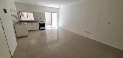 Ph 2 Ambientes Con Cochera Y Patio-en Venta