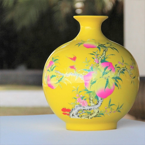 Imagem 2 de 7 de Vaso Chinês Floral Com Escritas Amarelo Gargalo Curto Bu198
