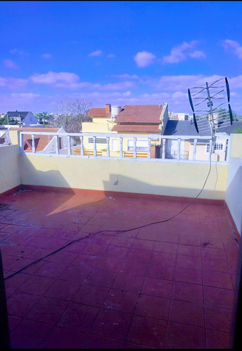 Triplex De 4 Ambientes 210m2 Ramos Mejia