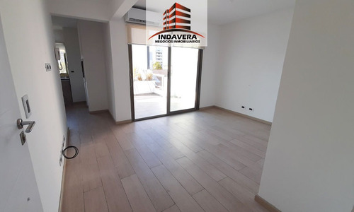 Excelente Semipiso De 2 Amb. De 47 M² Con Balcón Terraza Caseros Centro.