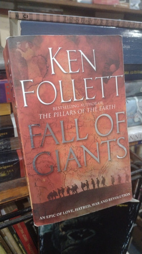 Ken Follett  Fall Of Giants  Libro En Ingles De Bolsillo 