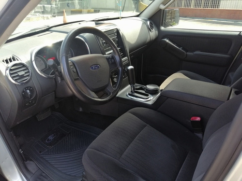 Imagen 8 de 14 de Ford Explorer Xlt