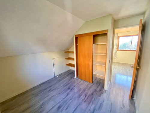 Oportunidad: Arriendo Casa 3d/2b + Servicio, Est. Techado