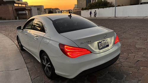 Mercedes-Benz Clase CLA 1.6 180 Cgi Mt