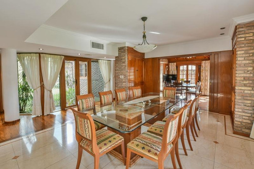 Imagen 14 de 30 de Venta Imponente Casa De 4 Dormitorios Enorme Jardin - Rosario, Santa Fe.