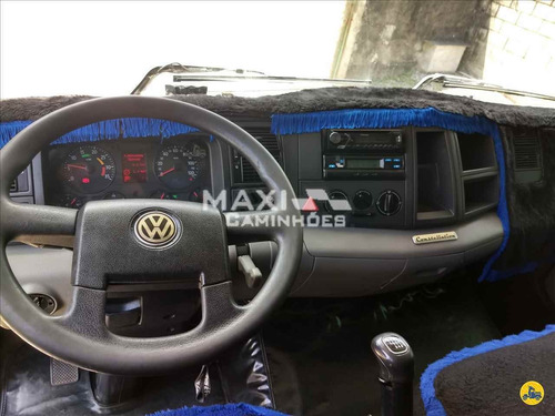Volkswagen 24250 6x2 Truck Baú 11/12