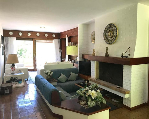 Casa En Venta De 4 Dormitorios En San Rafael