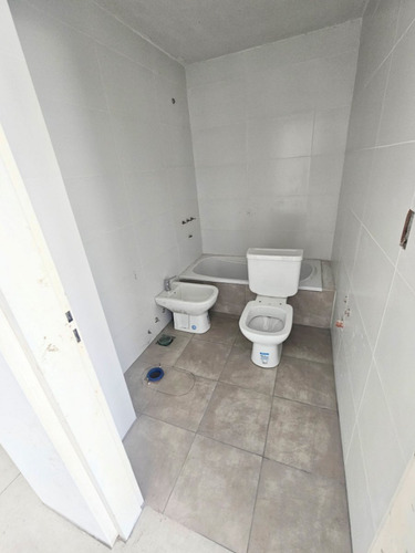 Venta 2 Ambientes Sobre Av. Cordoba