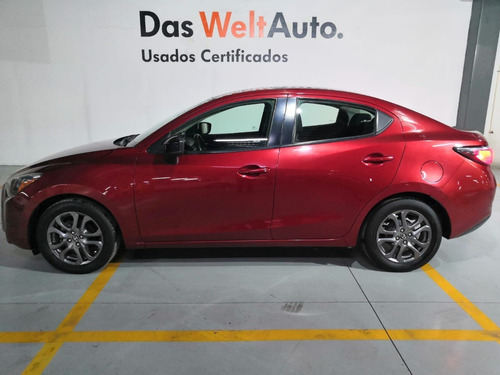 Imagen 4 de 11 de Yaris R Xle Aut